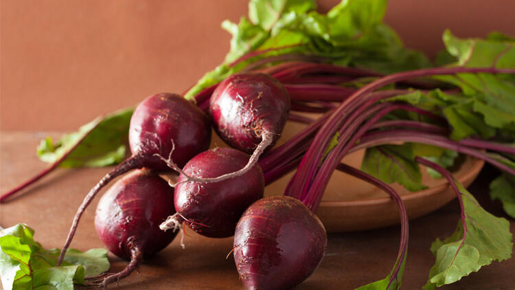 Kırmızı pancar ve salata